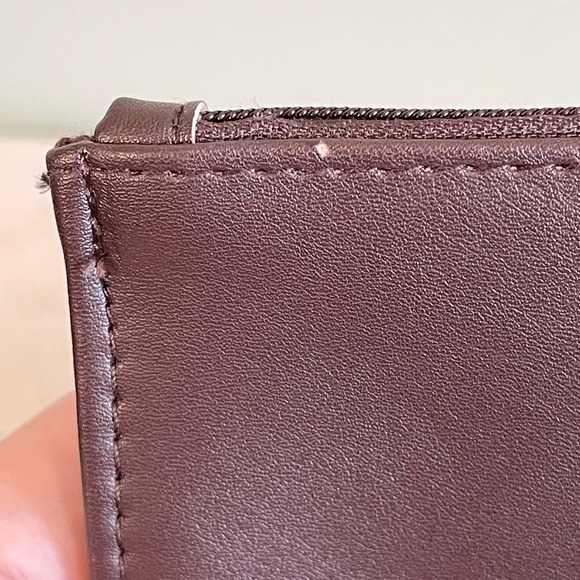 Molton Brown x Turkish Airlines Zip Embossed Logo Synthetic Leather Flat Pouch - Picture 7 of 10